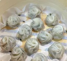 Thumb-sized Steamed Buns