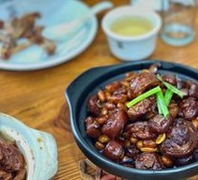 Stewed Pig Tail with Soybeans