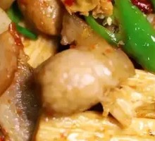 Fried Tofu Skin with Spicy Pork