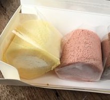 Three-color Swiss Roll