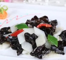 Crispy Yam Stir-Fried with Black Wood Ear Mushrooms