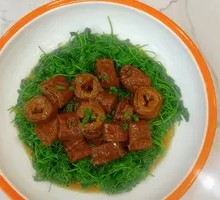 Cao Tou Quan Zi (The Aroma of Cao Tou and the Tender Braised Intestine Head)
