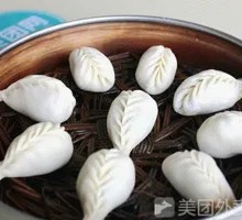 Willow Leaf Steamed Dumplings