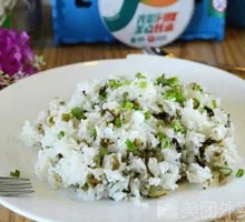 雪菜蛋炒饭