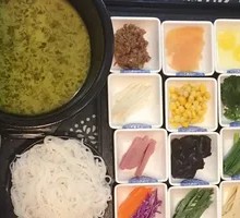 老坛酸菜过桥米线