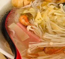 Crossing-the-bridge Rice Noodles