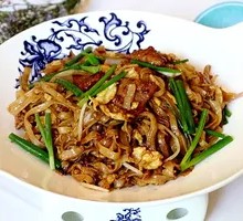 Dry-Fried Beef Rice Noodles
