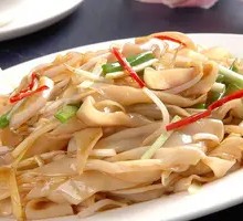 Stir-Fried Rice Noodles with Greens