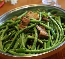 Stir-Fried Long Beans with Pork