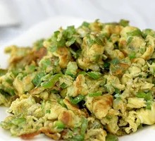 Stir-Fried Eggs with Green Peppers