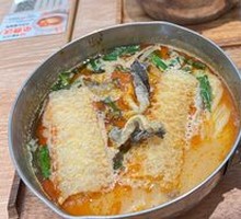 Spicy Soul Noodle Soup with Fried Sauce