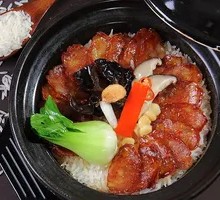 Braised Chicken Leg Clay Pot Rice