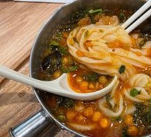 Tomato Snowflake Beef Brisket Rice Noodles