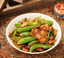 Spicy Stir-Fried Pork with Chili