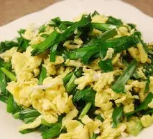 Stir-Fried Eggs with Leeks
