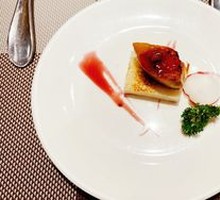 Foie Gras on Toast with Red Wine Sauce