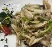 Soy Sauce Chili Steamed Clams