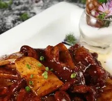 Black Pepper Beef Short Ribs with Rice Noodles