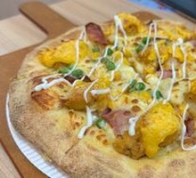 Golden Yolk Chicken Pizza