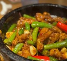 Stoneware Frog Legs with Beef