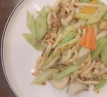 Abalone Stir-fried with Shepherd's Purse and Celery