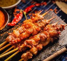Charcoal-grilled Lamb Skewers