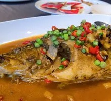 Pot-Steamed Intangible Cultural Heritage Stink Carp