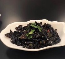 Cold-mixed black fungus