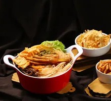 Spicy Chicken Feet with Rice Noodles