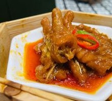 Famous Sauce Steamed Chicken Feet