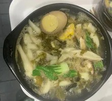 Pickled Vegetable and Minced Pork Noodles