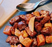 Garlic-Flavored Foie Gras Steak Cubes