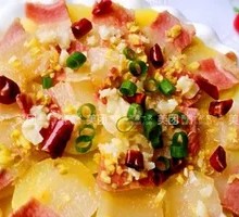 Steamed Potato with Salted Pork