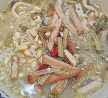 Noodles in Sour Soup
