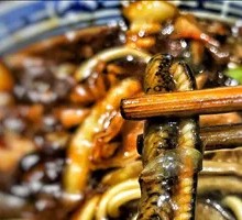 Stir-Fried Eel Noodles