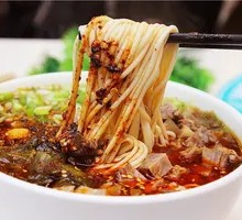 Sour Cabbage Braised Beef Noodles