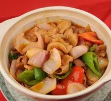 Braised Pig Intestines in Clay Pot