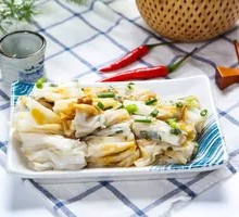 Guangdong Rice Noodle with Pork and Egg