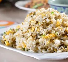 雪菜蛋炒饭