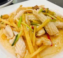 Stir-fried Squid with Ginger and Scallion