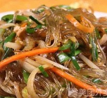 Duck Leg Stir-Fried with Rice Noodles