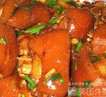 Braised Pork Trotter with Rice Noodles