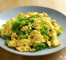 Stir-fried Egg with Green Pepper