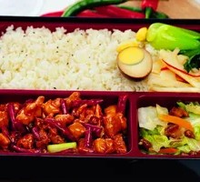 Spicy Chicken in Wooden Bucket Rice