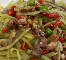 Stir-Fried Beef with Lettuce