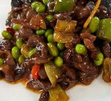 Green Pepper and Edamame Stir-fried Chicken Offal