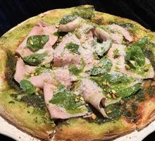 Pesto Ham Pizza