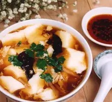 Tofu Pudding and Spicy Soup Mixed