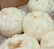 Chongqing Scallion-Scented Pork Bun