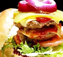 Classic Beef Cheeseburger